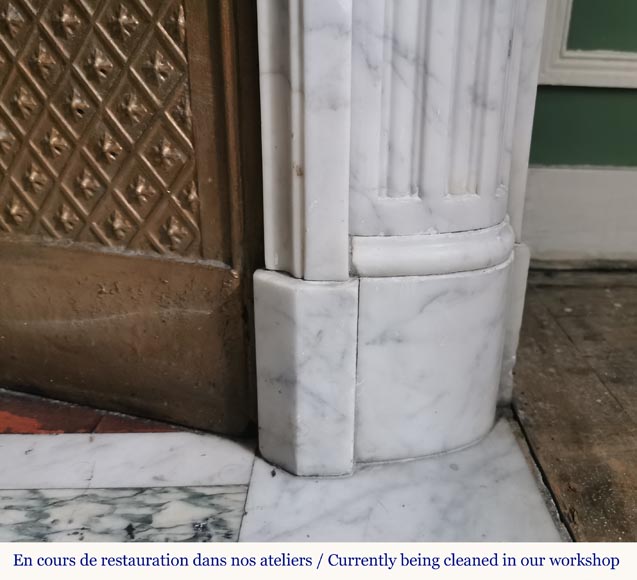 Louis XVI style curved mantel in veined Carrara marble-7