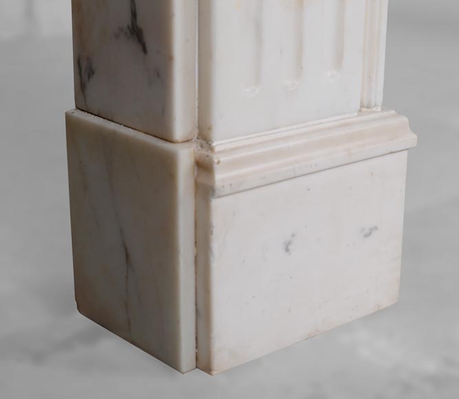 White marble Louis XVI mantel with Gorgonéion-6