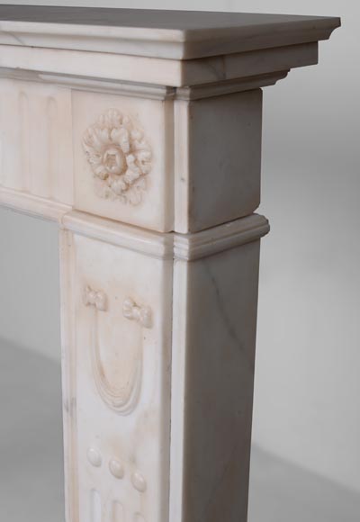 White marble Louis XVI mantel with Gorgonéion-8