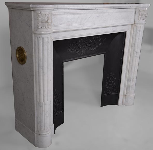 Louis XVI style mantel in Carrara marble with half columns-2
