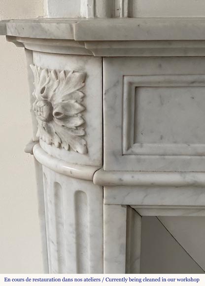 Louis XVI style mantel in Carrara marble with curved edges-3