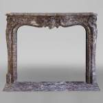 Very beautiful Louis XV periode mantel in Royal Red marble