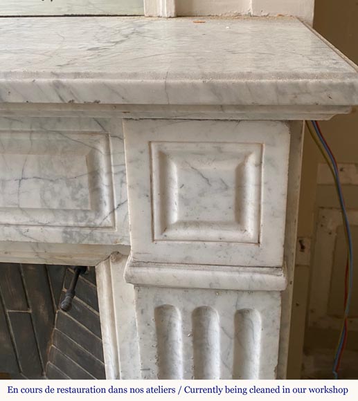 Small Louis XVI style mantel in veined Carrara marble with a medallion -4