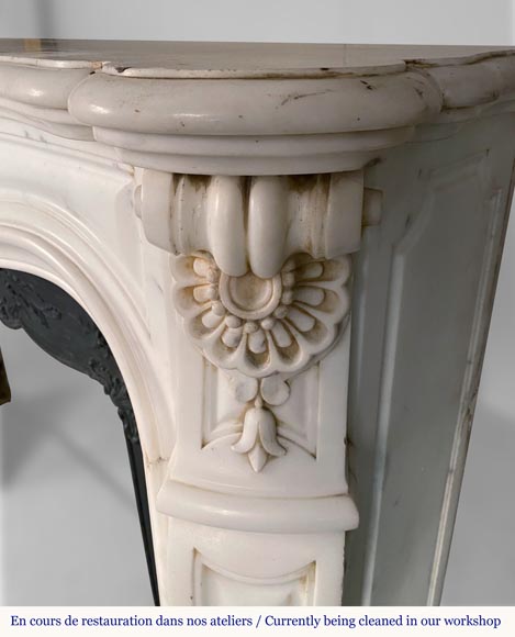 Riche Louis XV style fireplace in Carrara marble half statuary with shells and flowers-7