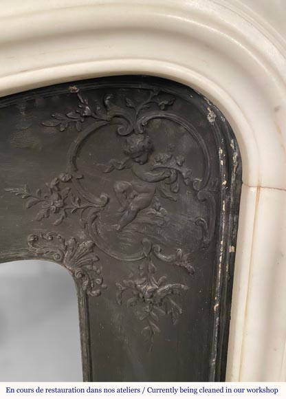 Riche Louis XV style fireplace in Carrara marble half statuary with shells and flowers-8