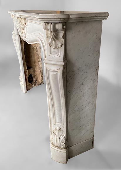 Louis XV style mantel in Carrara marble with shells-4