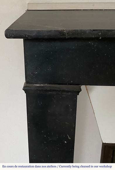 Small mantel in Black marble-2