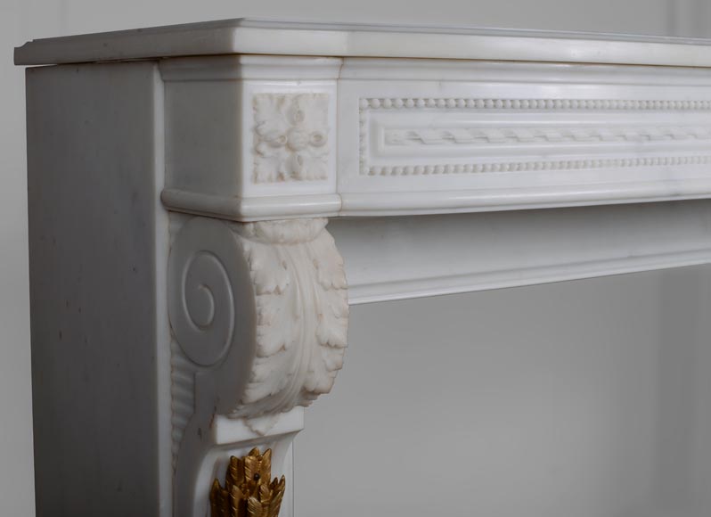 Splendid Louis XVI style mantel in statuary marble with quivers inspired by the model in the Fontainebleau castel drawn by Pierre-Marie Rousseau-5