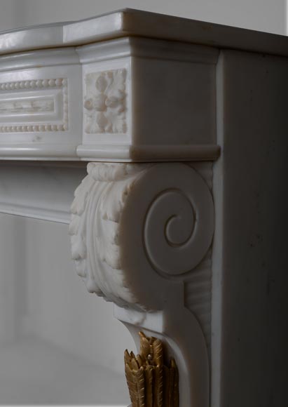 Splendid Louis XVI style mantel in statuary marble with quivers inspired by the model in the Fontainebleau castel drawn by Pierre-Marie Rousseau-11