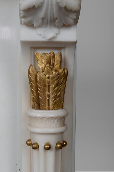 Splendid Louis XVI style mantel in statuary marble with quivers inspired by the model in the Fontainebleau castel drawn by Pierre-Marie Rousseau-12