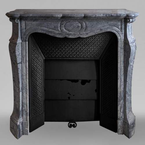 Pompadour mantel in Bleu Fleuri marble