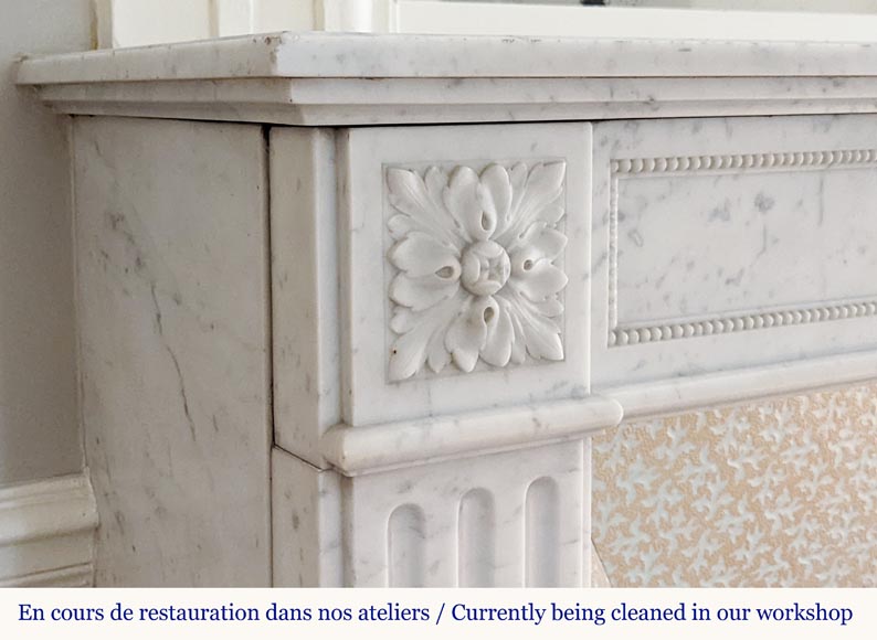 Louis XVI style mantel in Carrara marble with roses-3