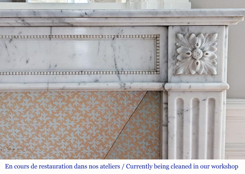 Louis XVI style mantel in Carrara marble with roses-7