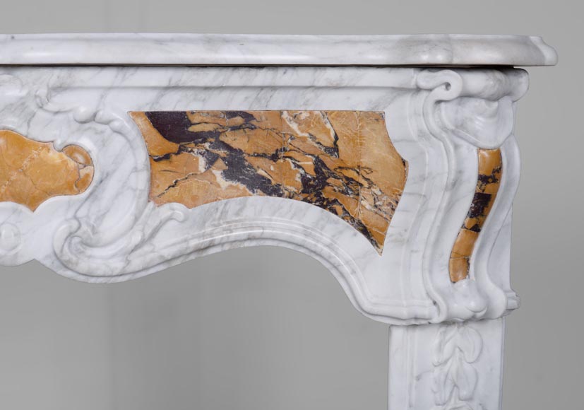 Small 18th century provençal fireplace in brèche and Carrara marble-6