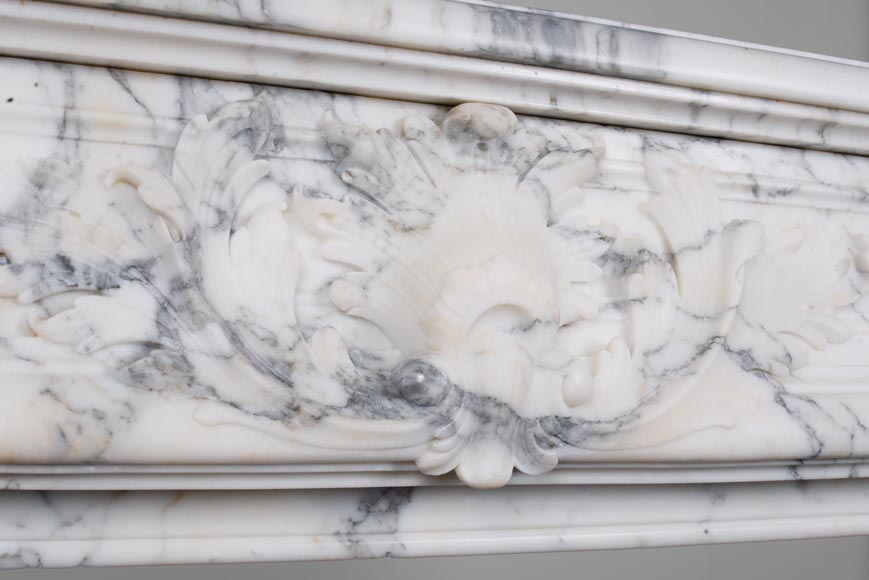 Beautiful Regency style mantel with palmette in Arabescato marble-3