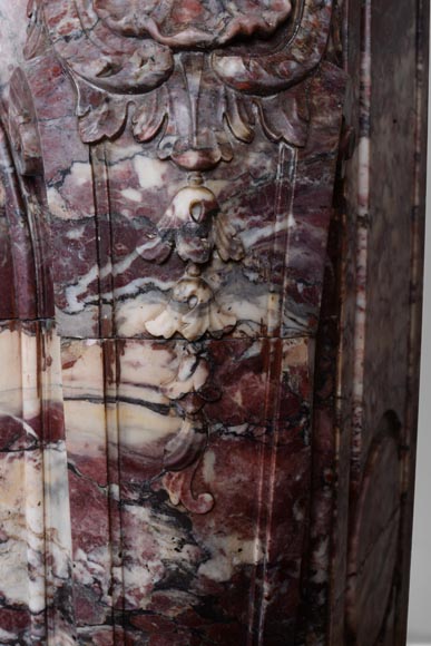 Important Louis XV style fireplace decorated with a leaf, made of Fleur de Pêcher marble-12