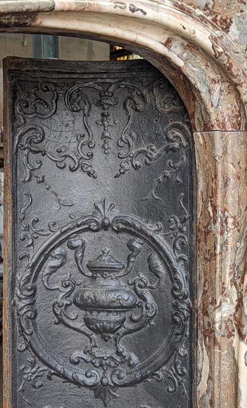 Exceptional Louis XV style fireplace in Rouge Royal marble with an asymmetrical shell-19