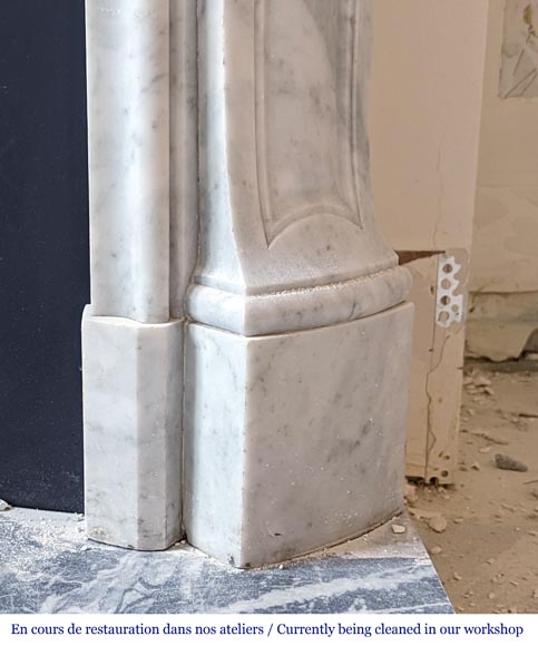 Louis XV style mantel with three shells in Carrara marble-8