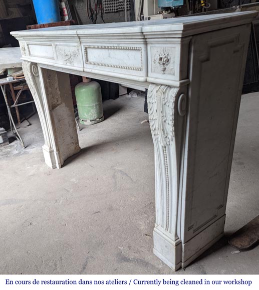 Beautiful Louis XVI style mantel with flowering vases in Carrara marble-8