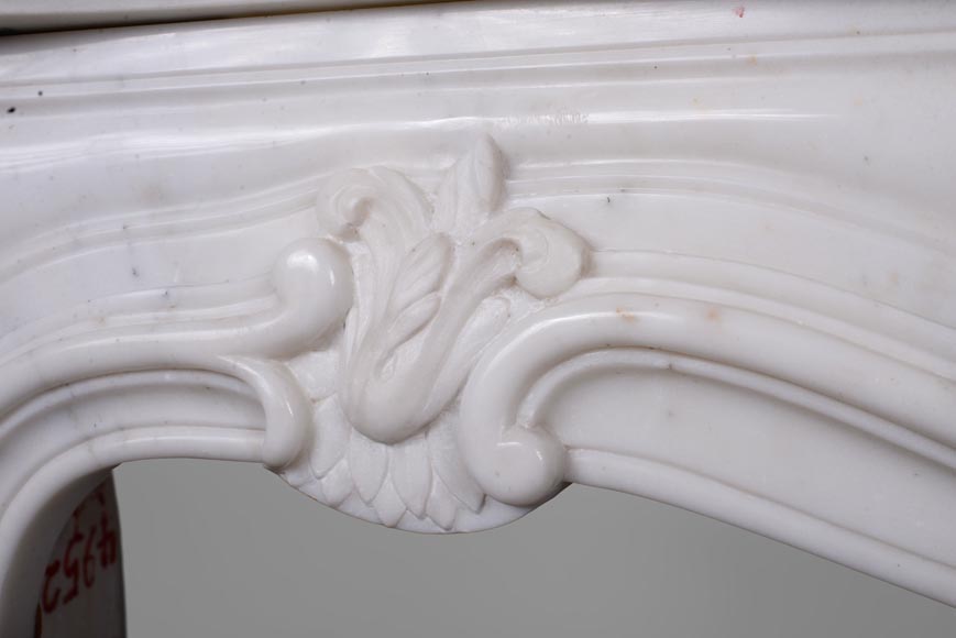 Louis XV style mantel in Carrara marble-3
