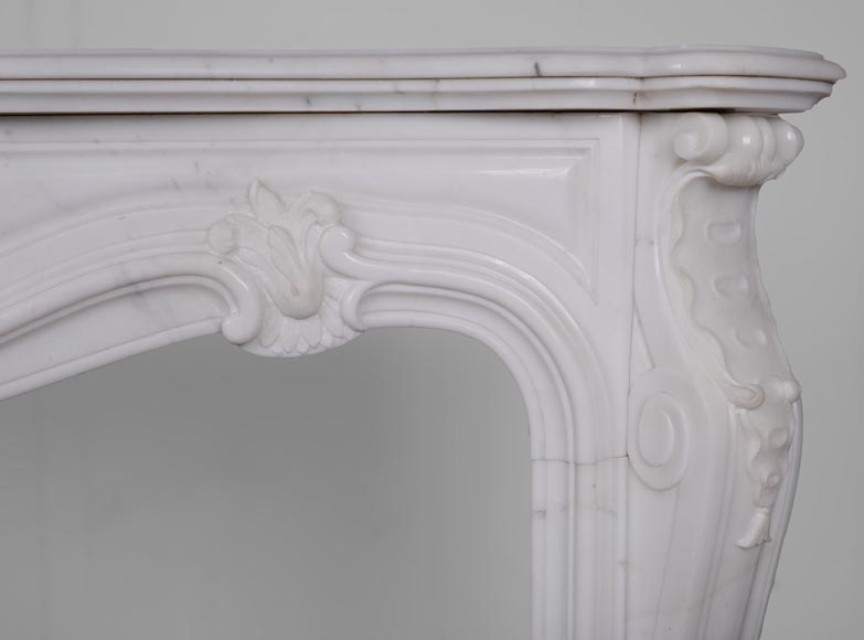 Louis XV style mantel in Carrara marble-8