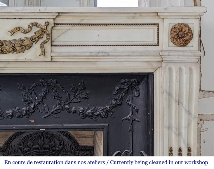 Louis XVI style mantel in semi-statuary Carrara marble with garland of flowers and vine leaves-4