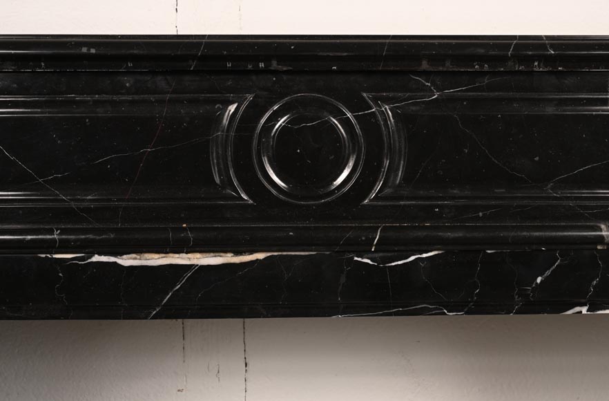 Louis XVI style chimney in Marquina marble with rounded corners-1