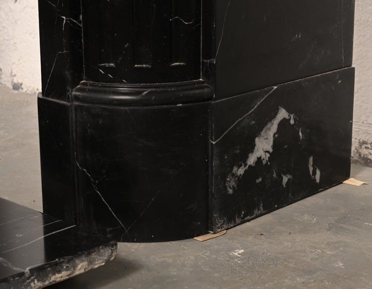 Louis XVI style chimney in Marquina marble with rounded corners-7
