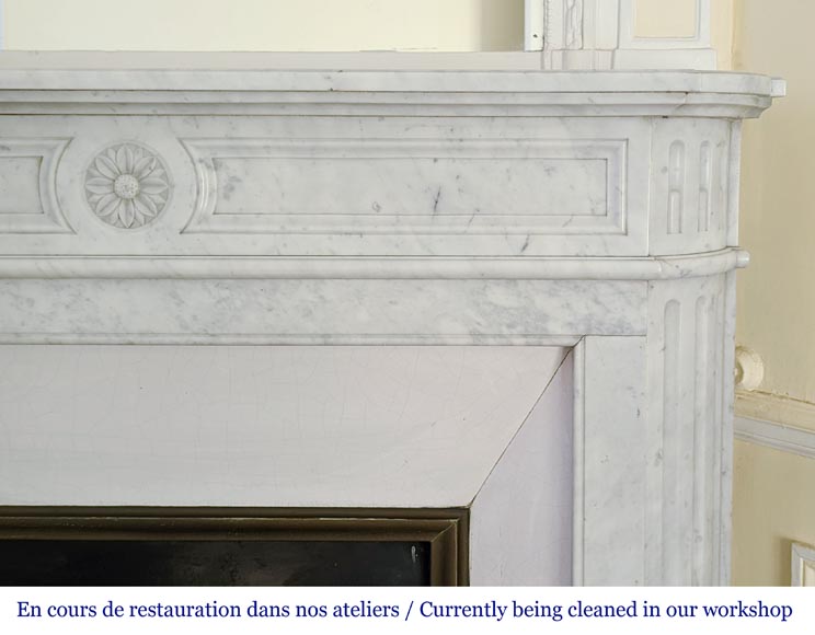 Small Louis XVI style mantel in Carrara marble with rounded corners-6