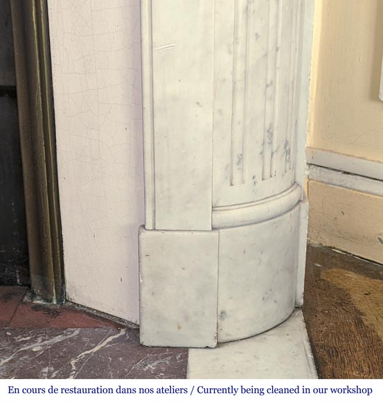 Small Louis XVI style mantel in Carrara marble with rounded corners-7