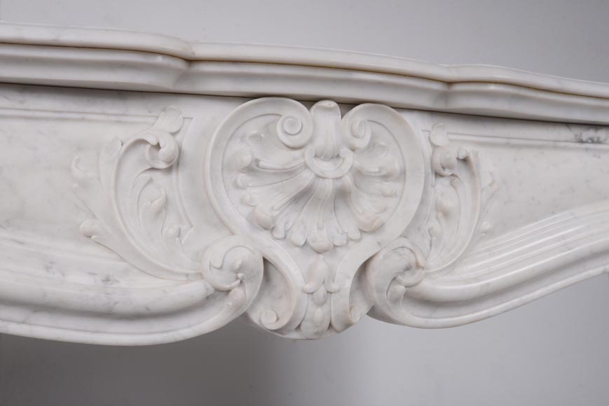 Louis XV style mantel adorned with acanthus leaves in Carrara marble-2