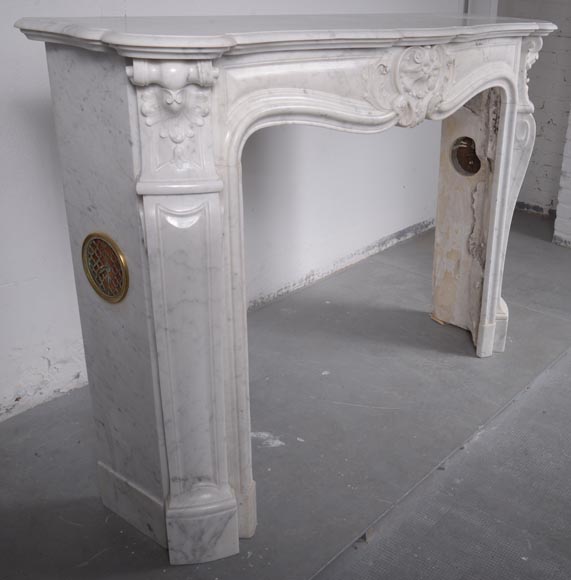 Louis XV style mantel adorned with acanthus leaves in Carrara marble-5