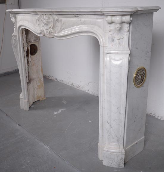 Louis XV style mantel adorned with acanthus leaves in Carrara marble-8