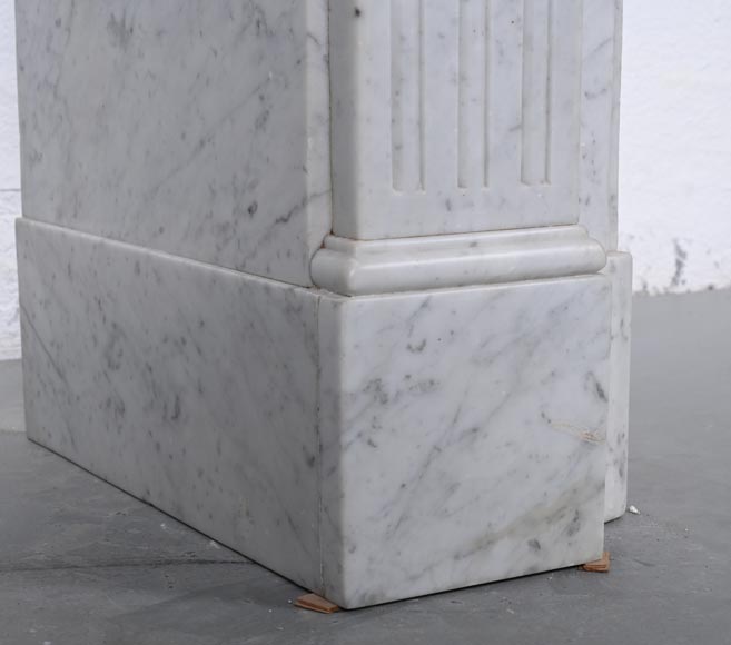 Louis XVI mantel in Carrara marble-4