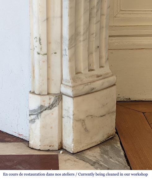 Arabescato marble mantel with Louis XVI style rudentures-8