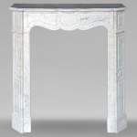 Small Carrara marble Pompadour mantel