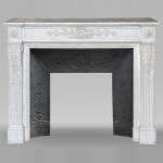 Louis XVI style mantel adorned with Acanthus leaves in Carrara marble