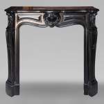 Louis XV style mantel with carved shell in Fine Black Mabre from Belgium