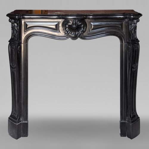 Louis XV style mantel with carved shell in Fine Black Mabre from Belgium