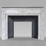 Louis XVI style mantel with carved acanthus leaves in Carrara marble