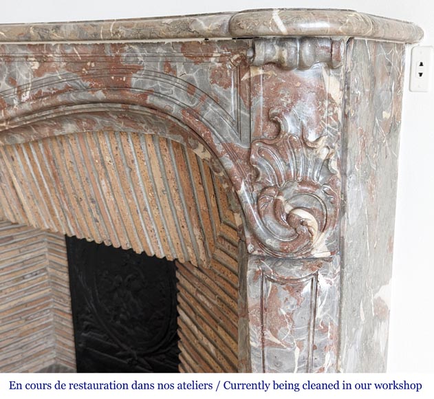 Louis XV style mantel in Rouge Royal marble, 18th century - Marble