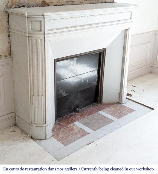 Louis XVI style Carrara marble mantel with rounded corners and beaded frieze-2