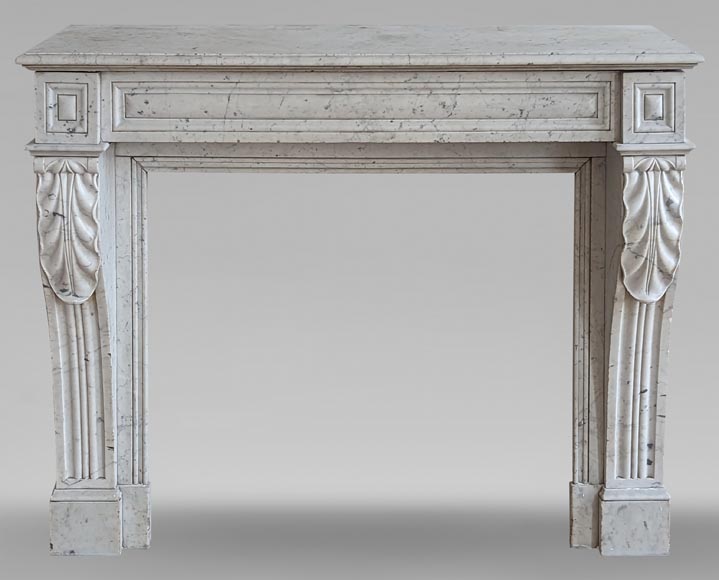 Napoleon III style Modillon mantel adorned with water leaves  display picture 1