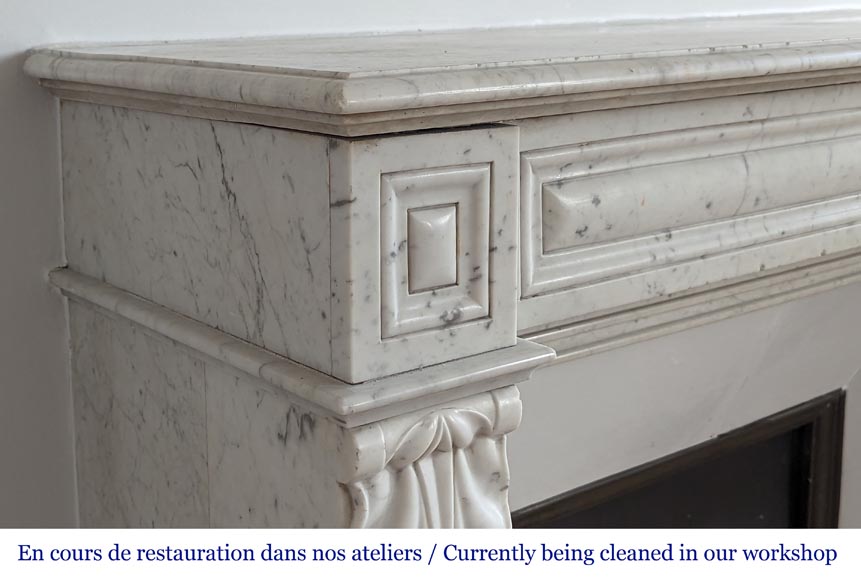 Napoleon III style Modillon mantel adorned with water leaves in Carrara marble-3