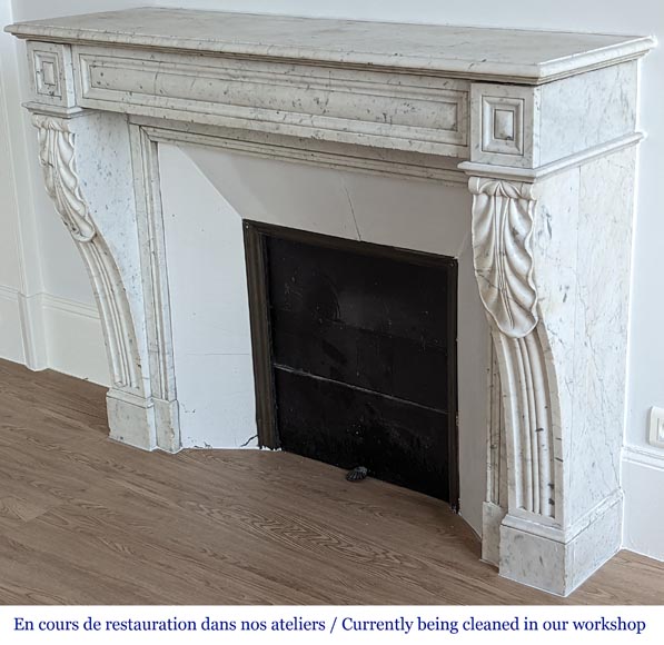 Napoleon III style Modillon mantel adorned with water leaves in Carrara marble-6