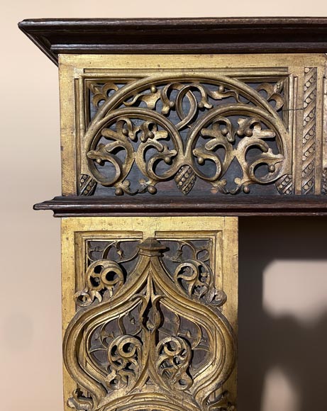 Neo-Gothic style mantel in gilded wood-4