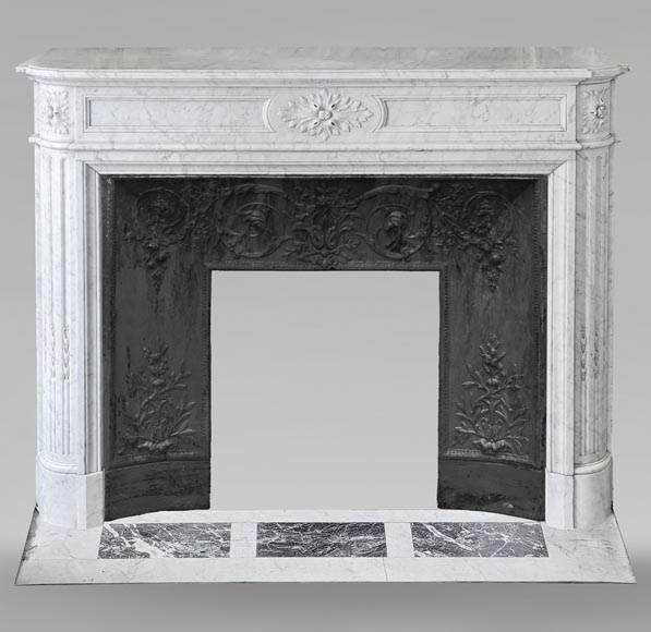Louis XVI style Carrara marble mantel with rounded corners - Marble