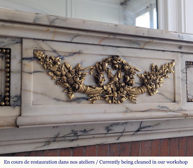 Louis XVI style bronze mantel in Panazeau marble - Marble