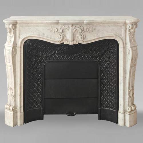 Louis XV style mantel in Carrara marble, adorned with a flowering palmette