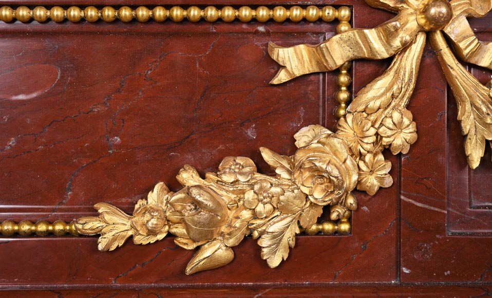 Louis XVI style fireplace in Antique Red marble, with bronze mounts, decorated with a garland Louis XVI style fireplace in Antique Red marble, with bronze mounts, decorated with a garland-3